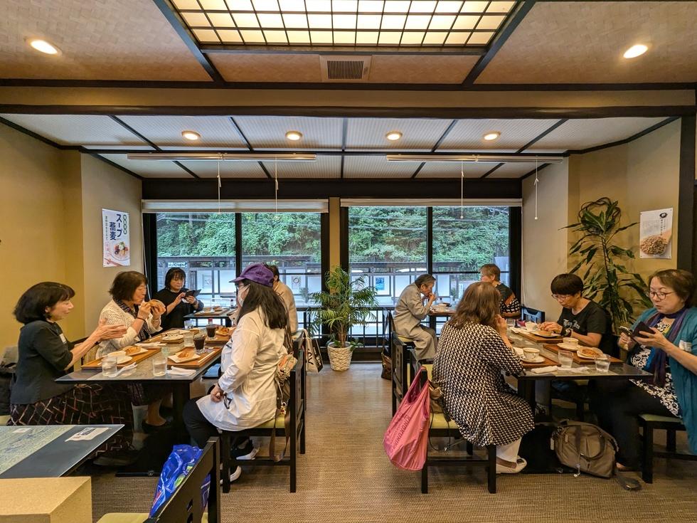 5リ)夕食懇親会②.jpg